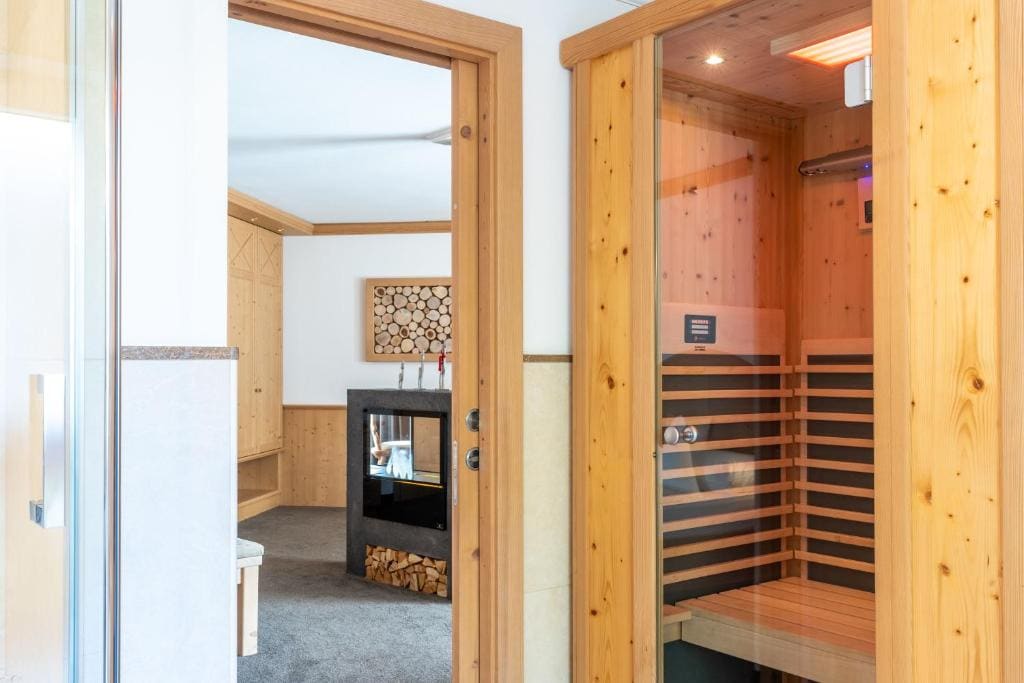 Suite with Private Sauna room - Image 2
