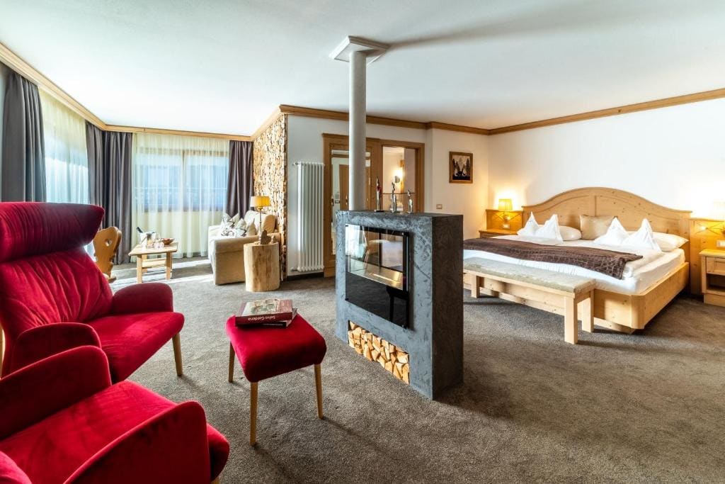 Suite with Private Sauna room - Image 3