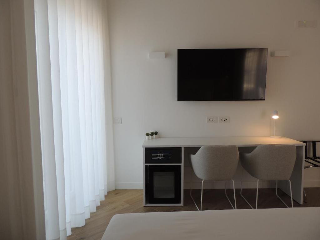 Deluxe Double Room room - Image 2