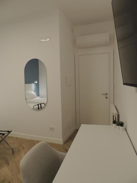 Deluxe Twin Room room - Image 3