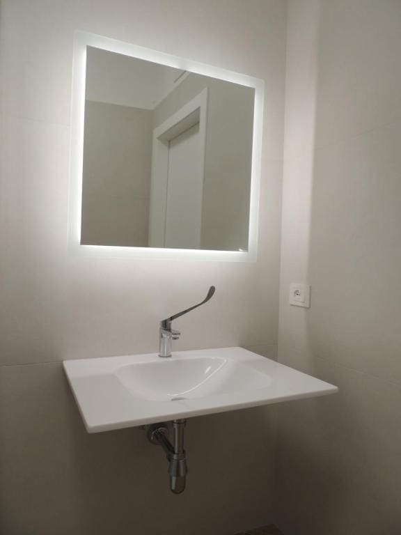 Deluxe Twin Room room - Image 1