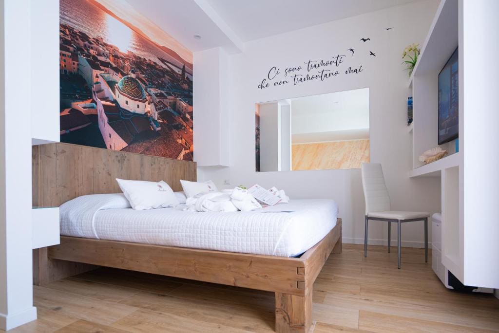 Double Room with Spa Bath room - Image 1