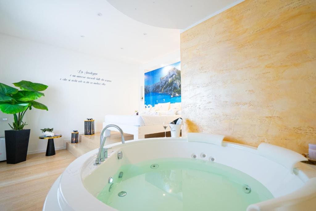 King Room with Spa Bath room - Image 3
