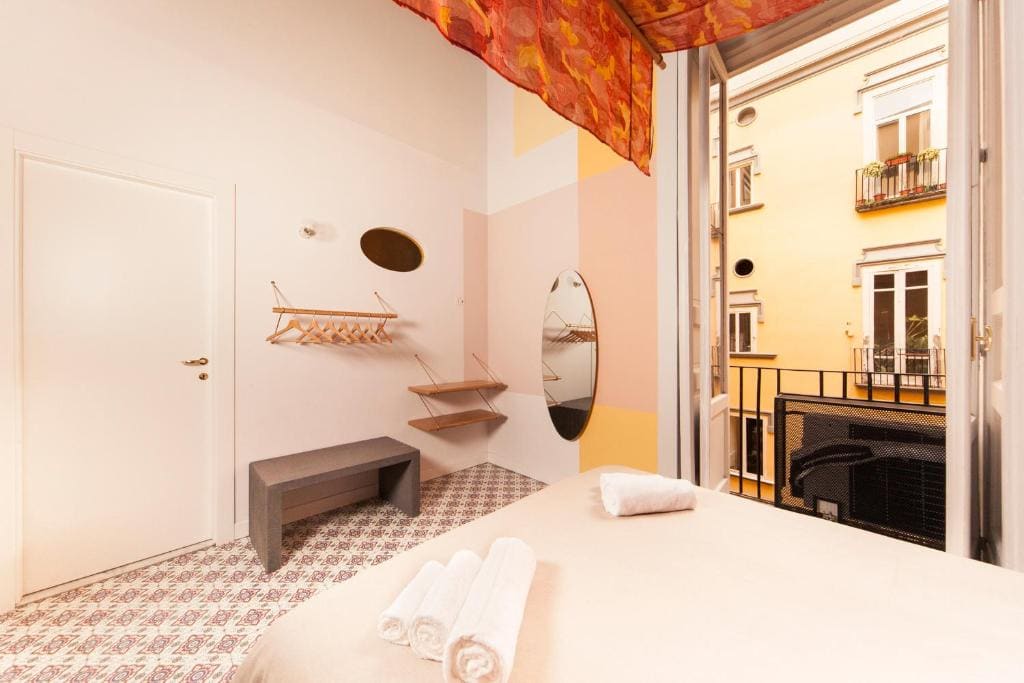 Deluxe Queen Room room - Image 3