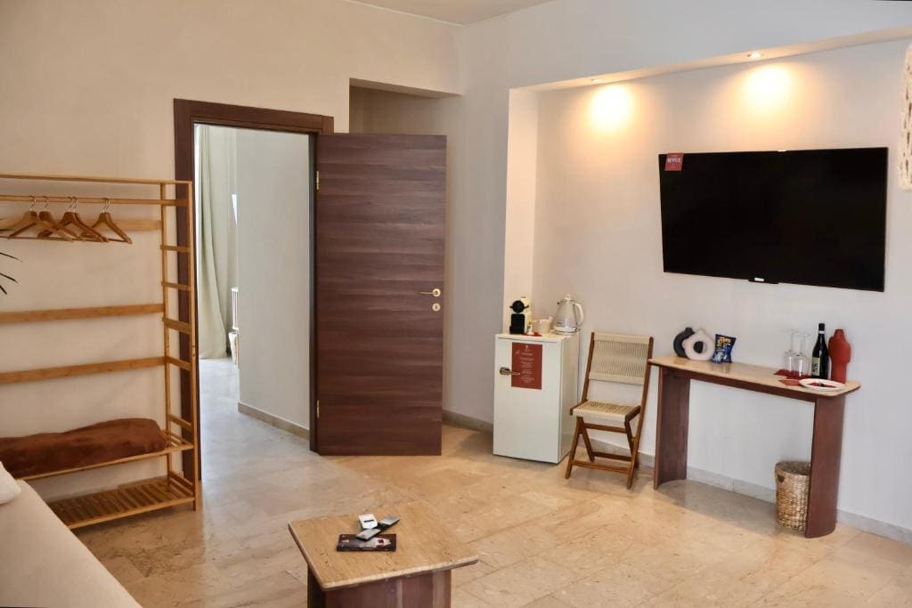 Deluxe Suite room - Image 2