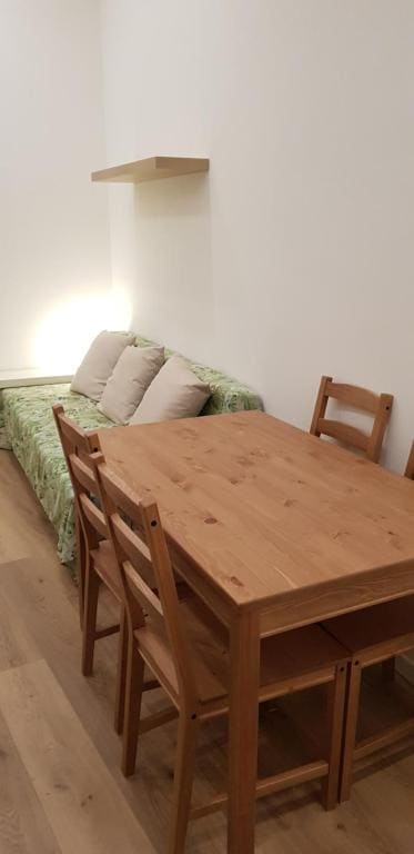 Three-Bedroom Apartment room - Image 1