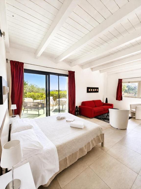 Superior Quadruple Room room - Image 2
