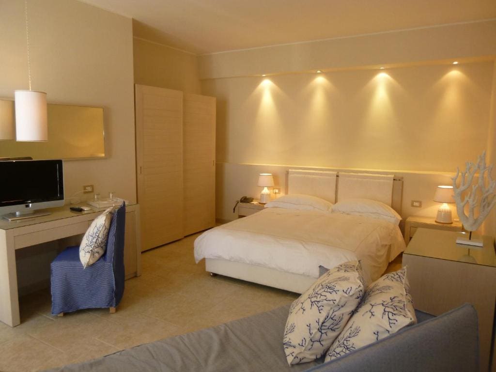 Superior Double or Twin Room room - Image 1