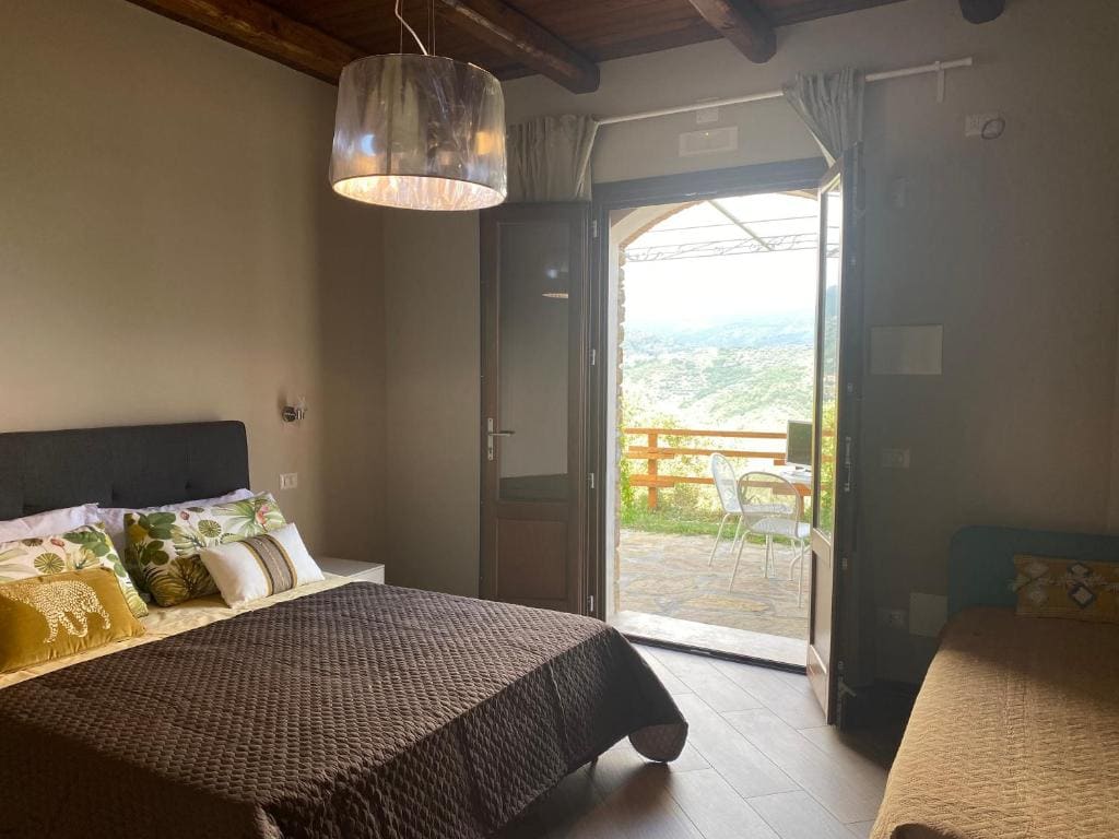 Triple Room with Terrace room - Image 3