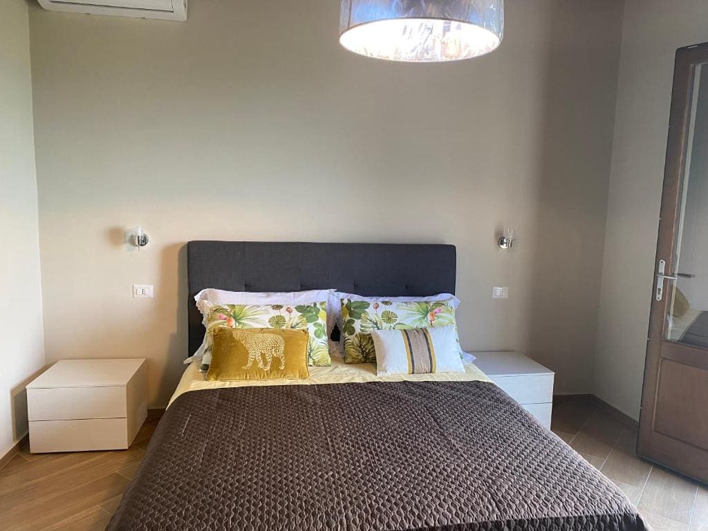 Triple Room with Terrace room - Image 1