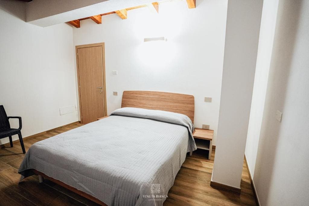 Deluxe Room room - Image 2