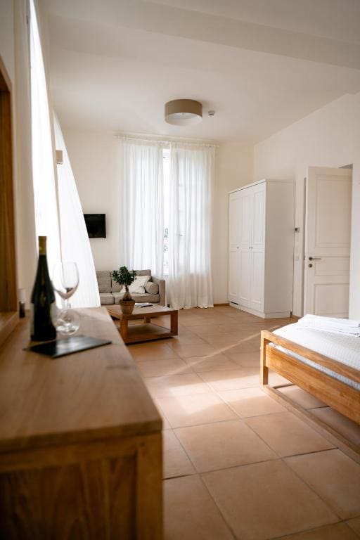 Deluxe Room room - Image 3