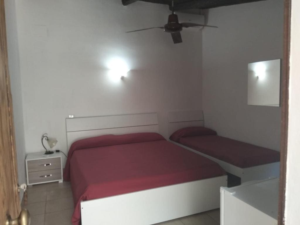 Triple Room with Shower room - Image 3