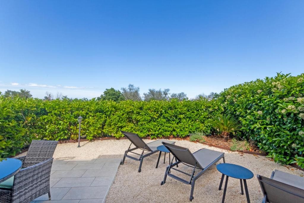 Deluxe Double or Twin Room with Garden View room - Image 1