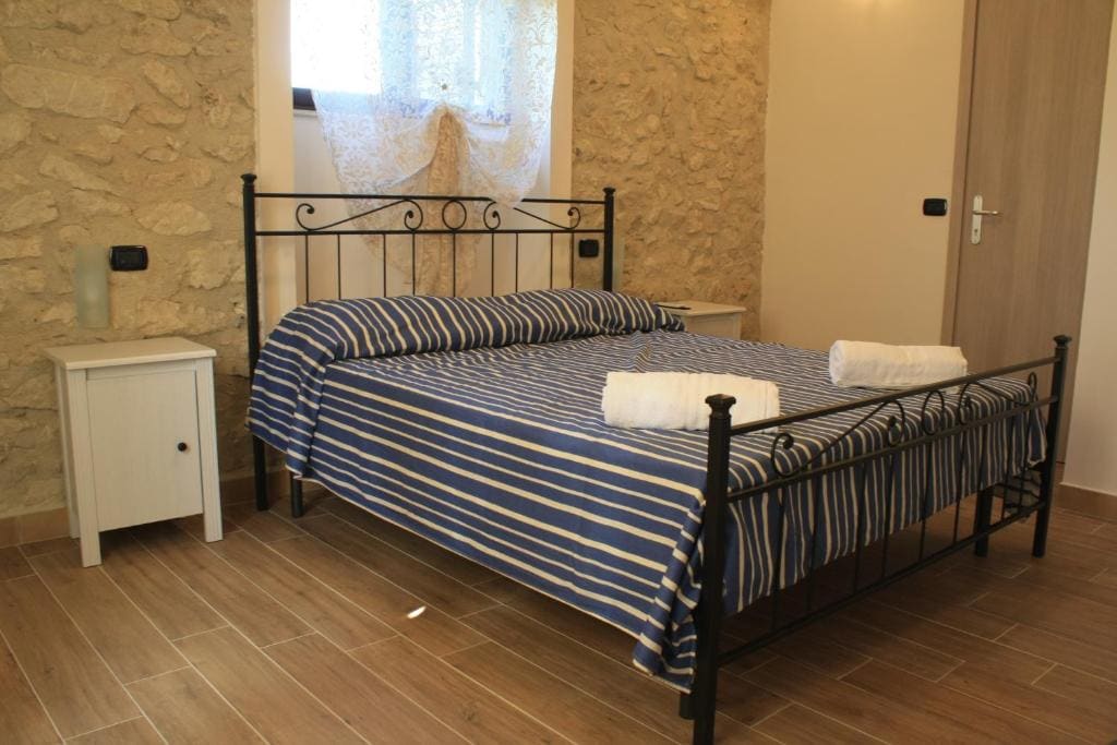 Classic Quadruple Room room - Image 2