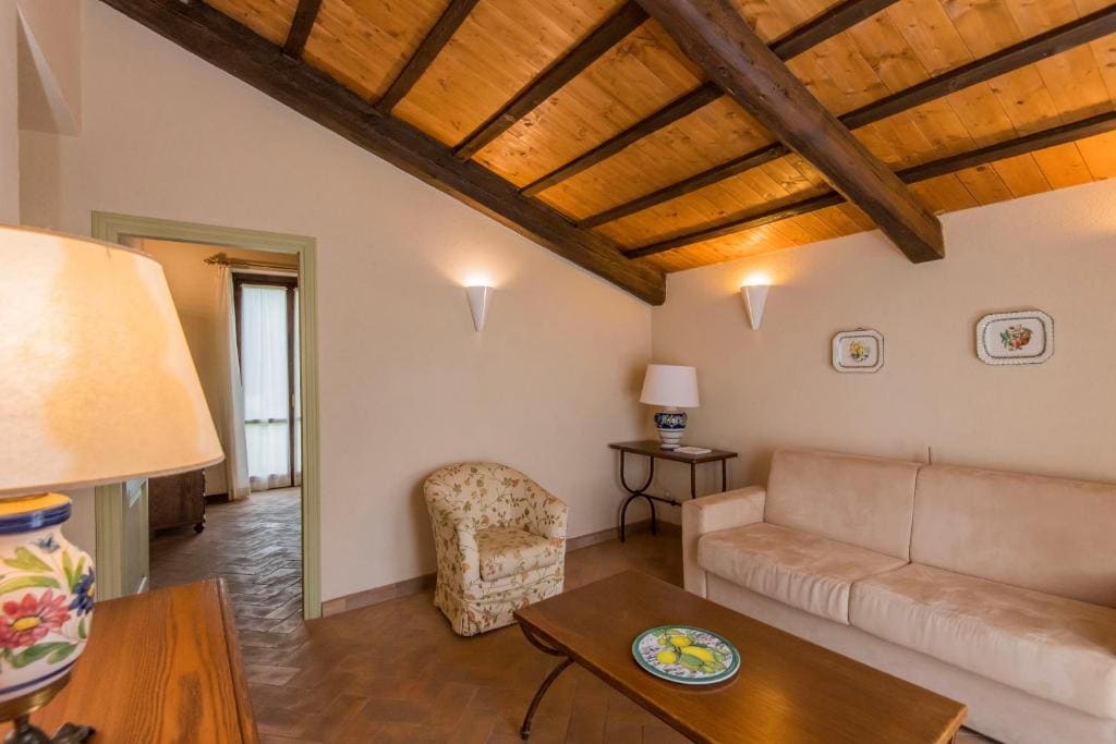 One-Bedroom Apartment - Annex room - Image 1