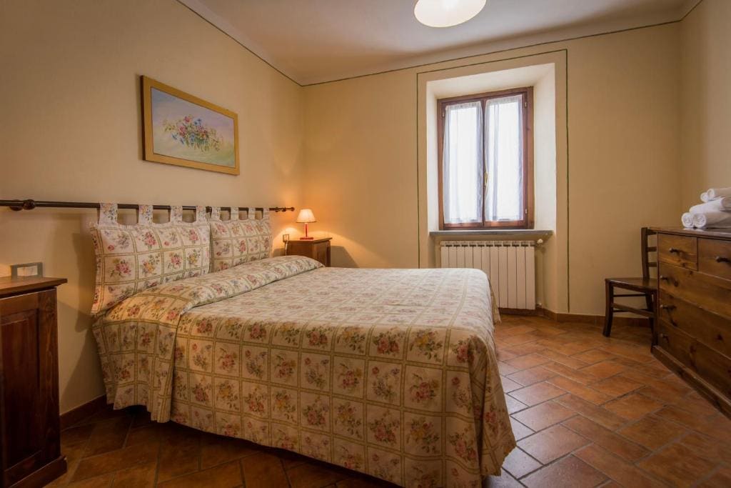 One-Bedroom Apartment (4 Adults) - Annex room - Image 2