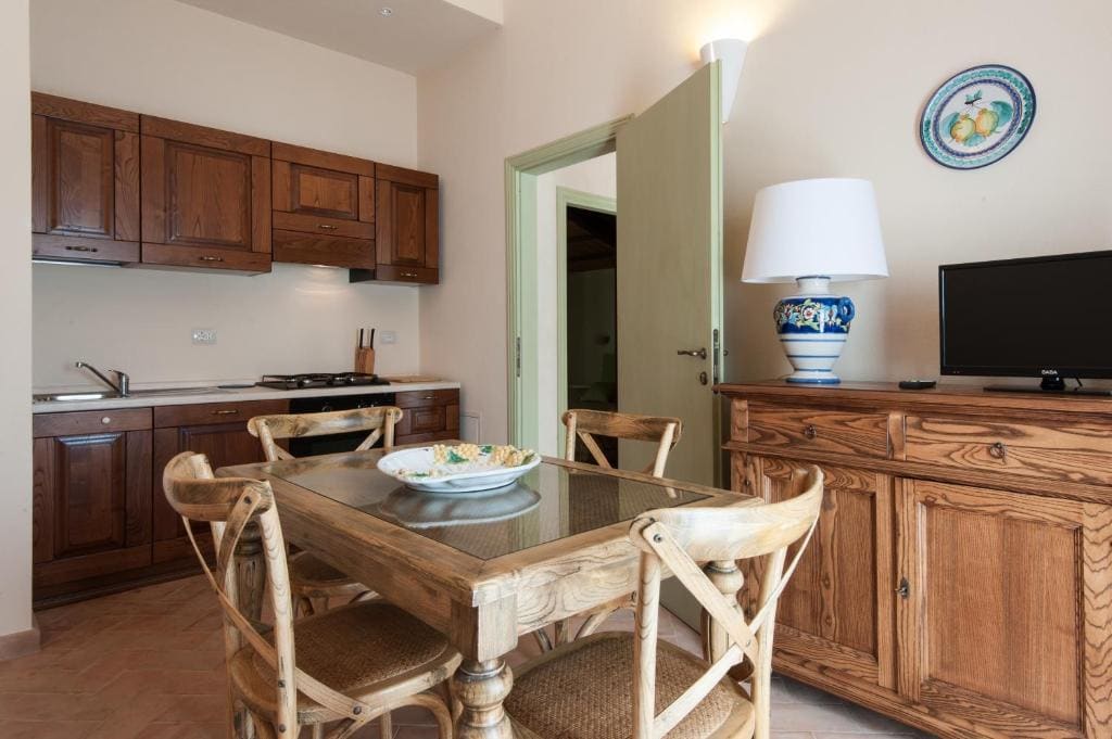 One-Bedroom Apartment - Annex room - Image 3