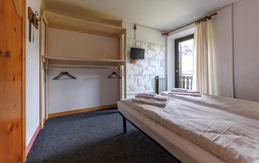 Double or Twin Room with Balcony room - Image 2