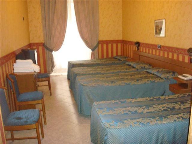 Quadruple Room room - Image 1