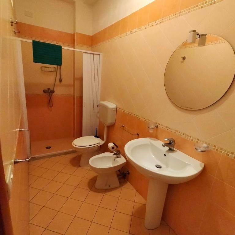 Double Room with Private Bathroom room - Image 2