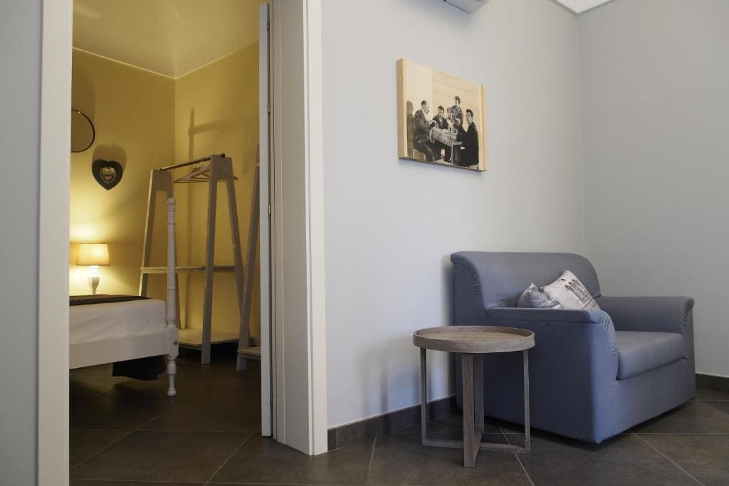 Deluxe Double Room with Balcony room - Image 2