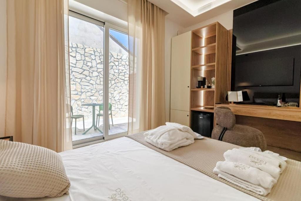 Double Room with Patio room - Image 2