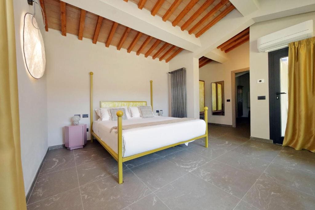 Double Room with Garden View room - Image 2