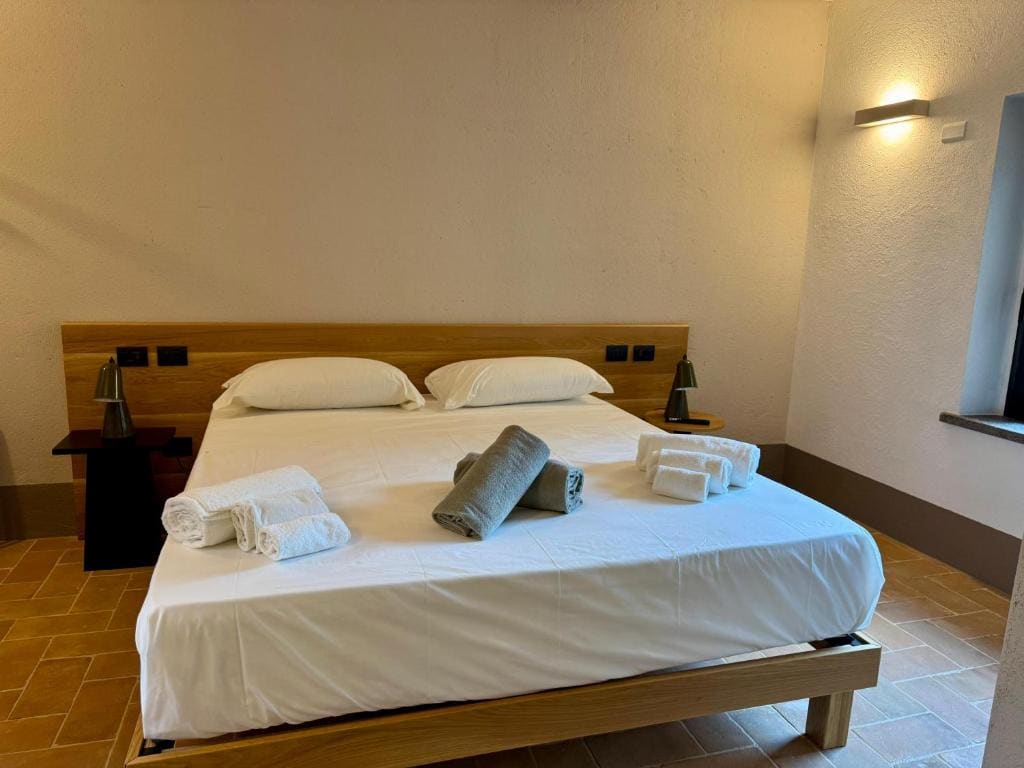 Suite with Garden View room - Image 3