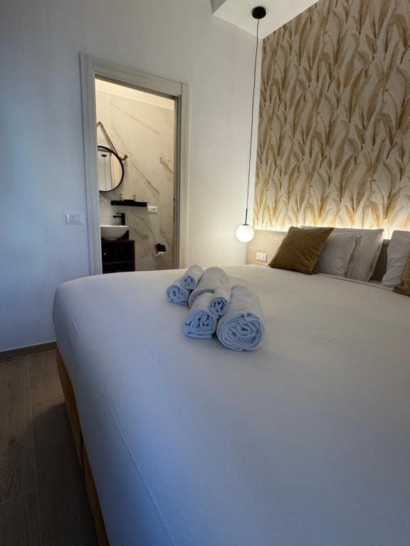 Double Room with Balcony room - Image 1