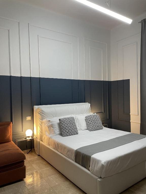 Deluxe King Room room - Image 3