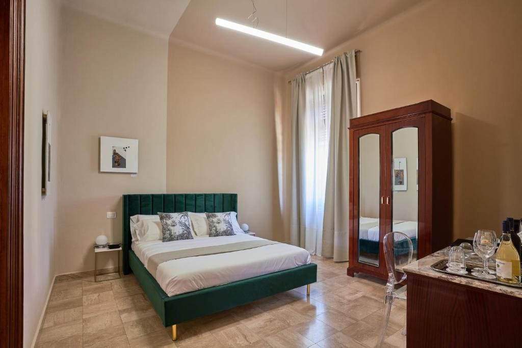 Deluxe King Room room - Image 2