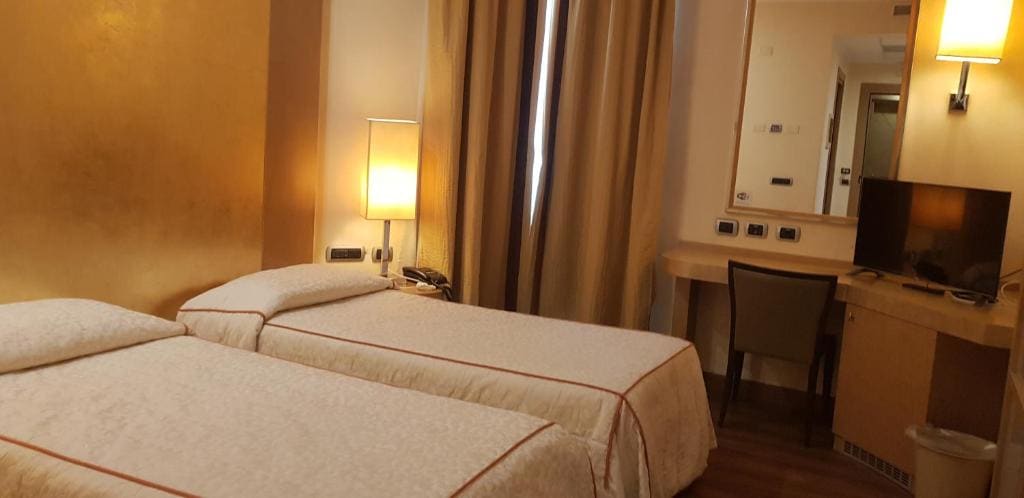 Twin Room room - Image 2