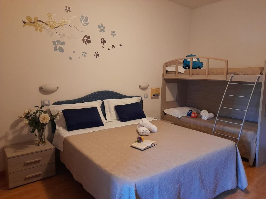 Quadruple Room room - Image 3