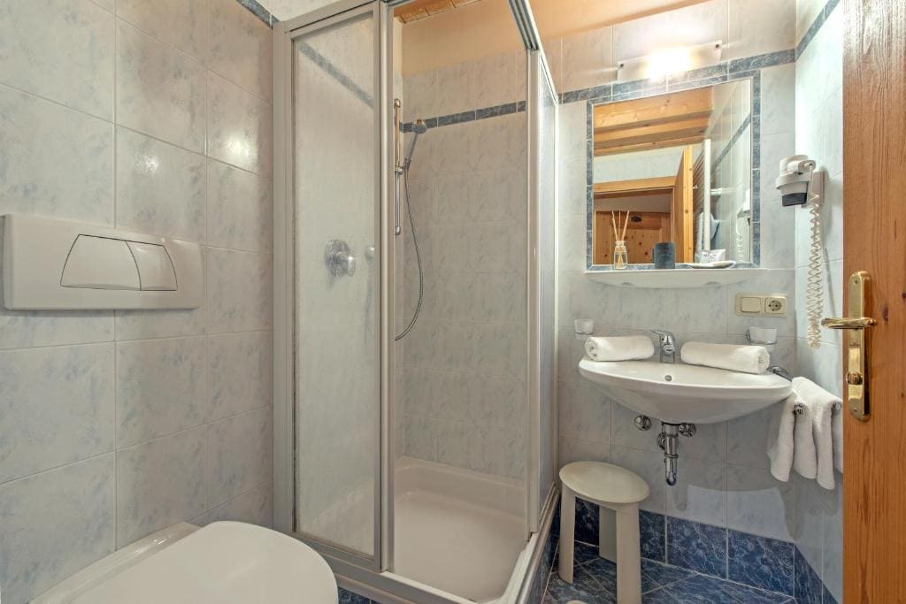 Small Double Room room - Image 3