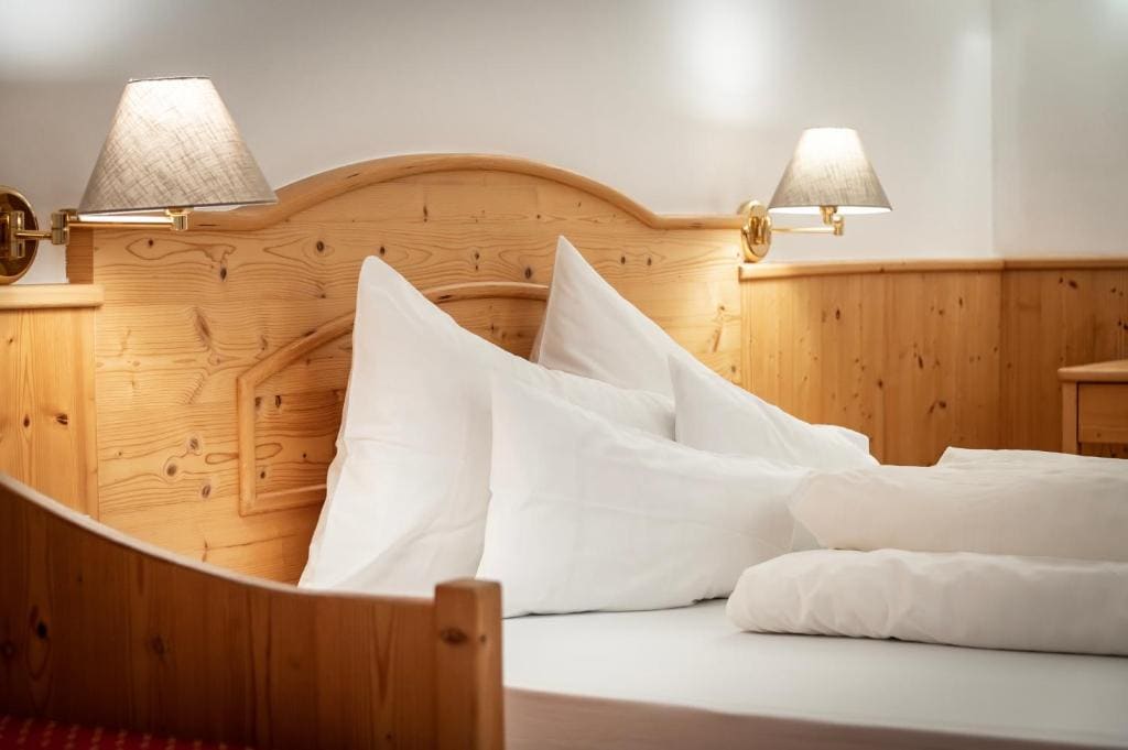 Large Double Room with Balcony room - Image 1