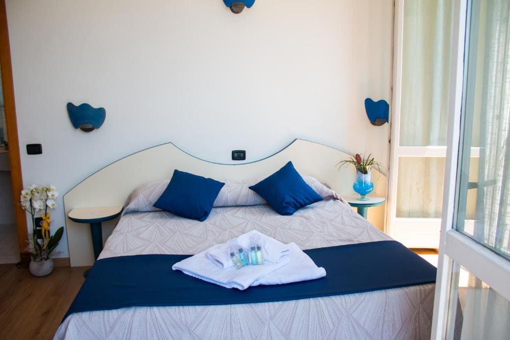 Double or Twin Room room - Image 1