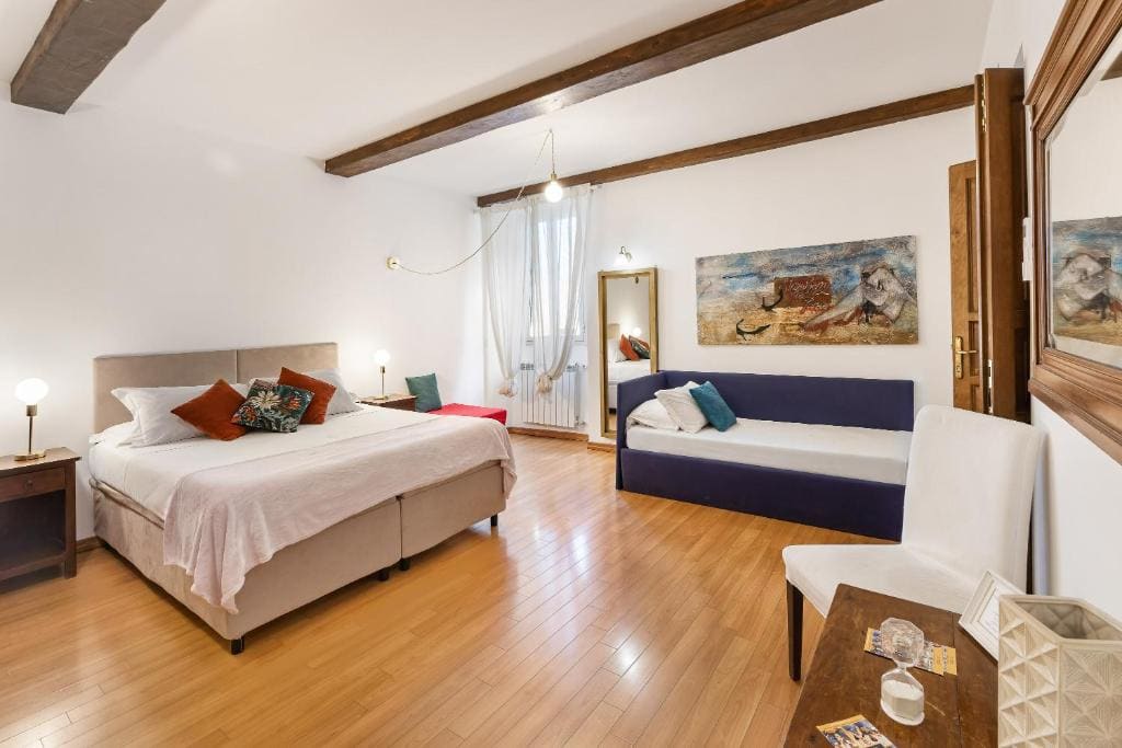 Executive Suite room - Image 3