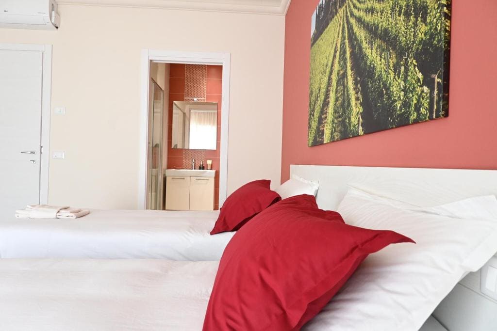 Deluxe Double or Twin Room room - Image 3