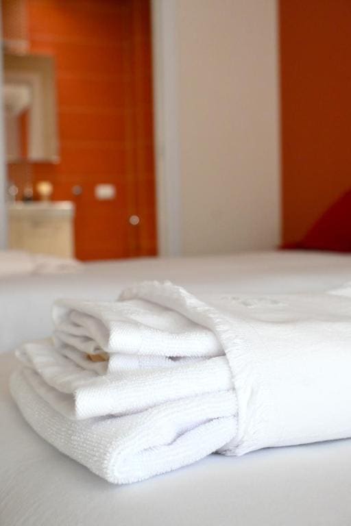 Deluxe Double or Twin Room room - Image 1
