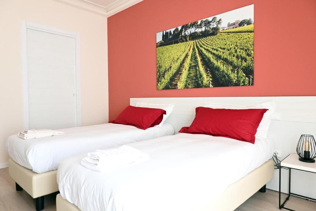 Deluxe Double or Twin Room room - Image 2