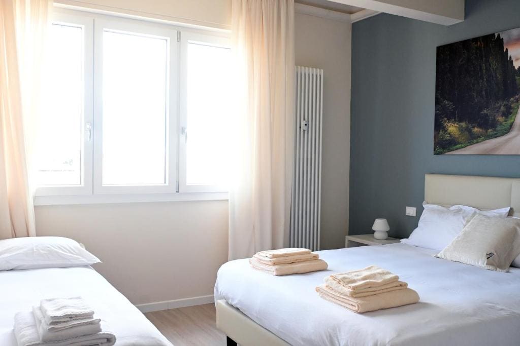 Deluxe Quadruple Room room - Image 1