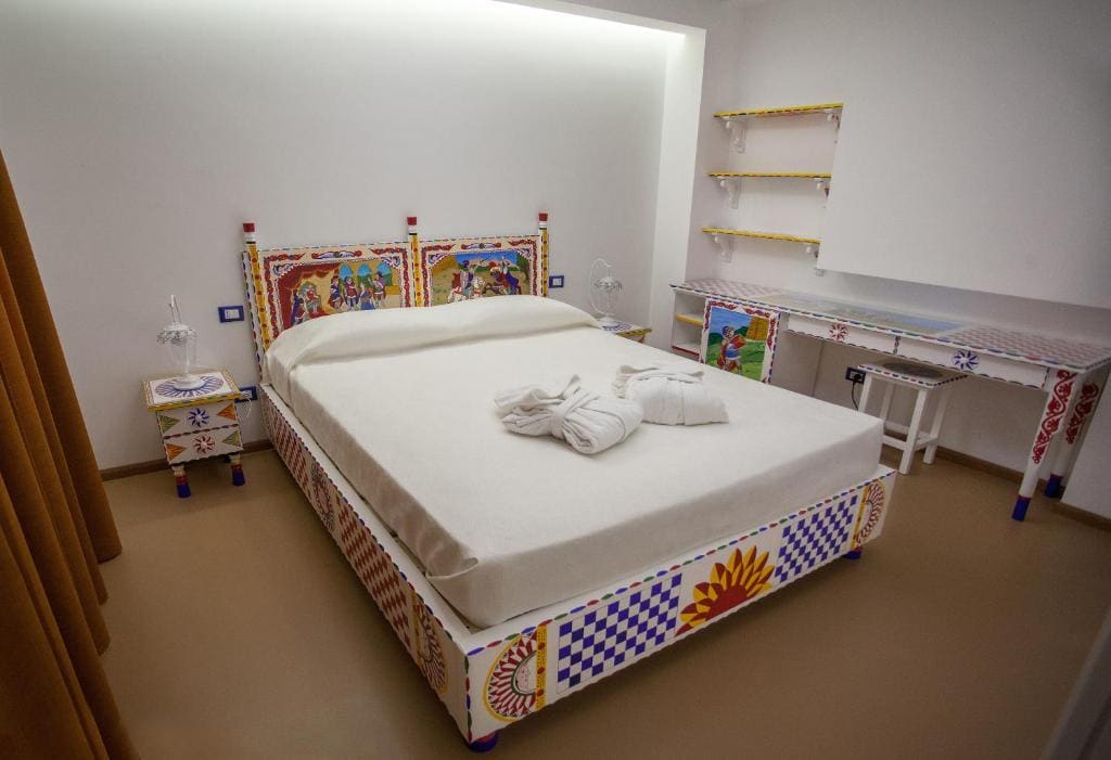 Deluxe King Room room - Image 1