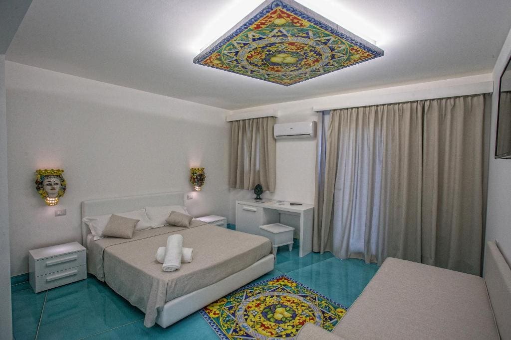 Deluxe Triple Room room - Image 1