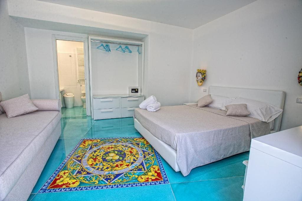 Deluxe Triple Room room - Image 2