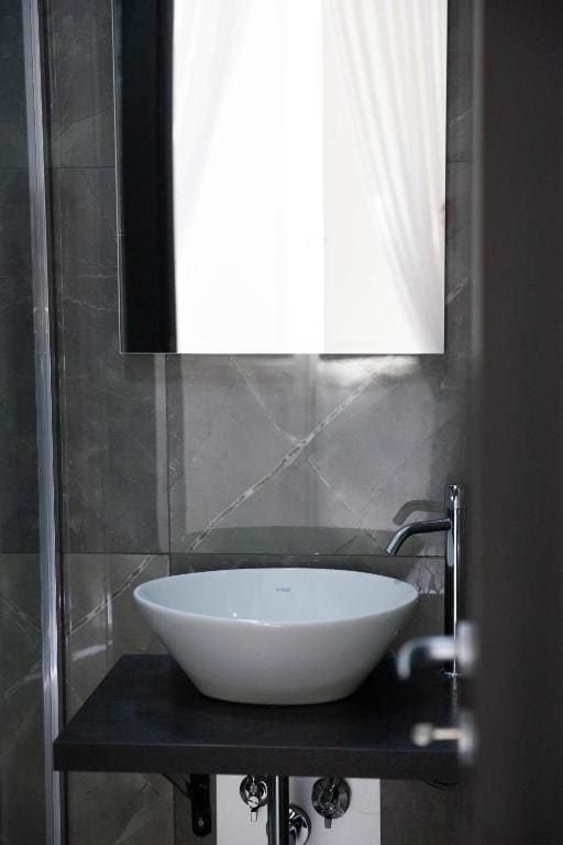Double Room with Private Bathroom room - Image 1