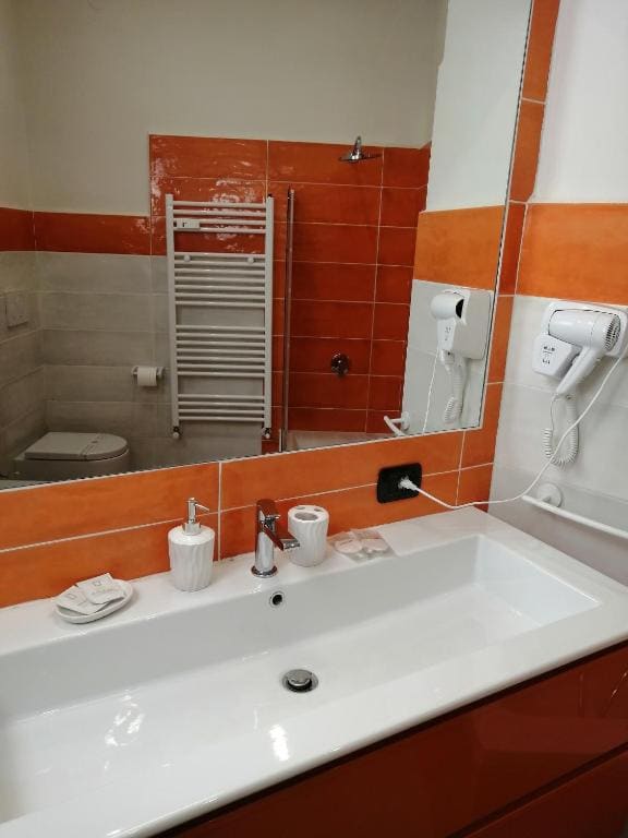 Triple Room with Private External Bathroom room - Image 3