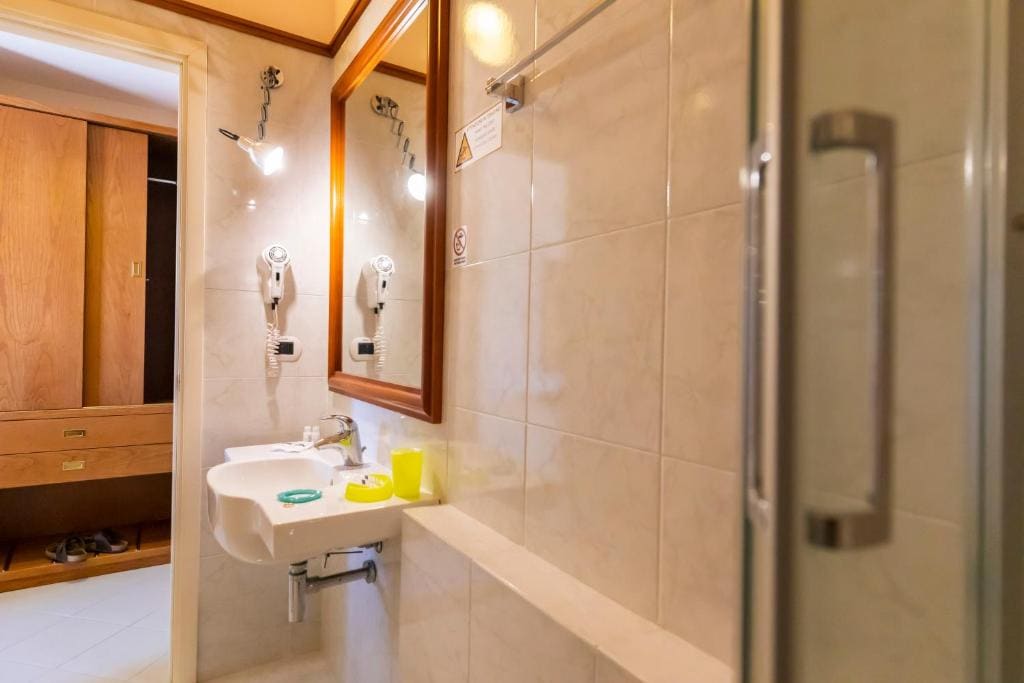 Economy Double or Twin Room room - Image 3
