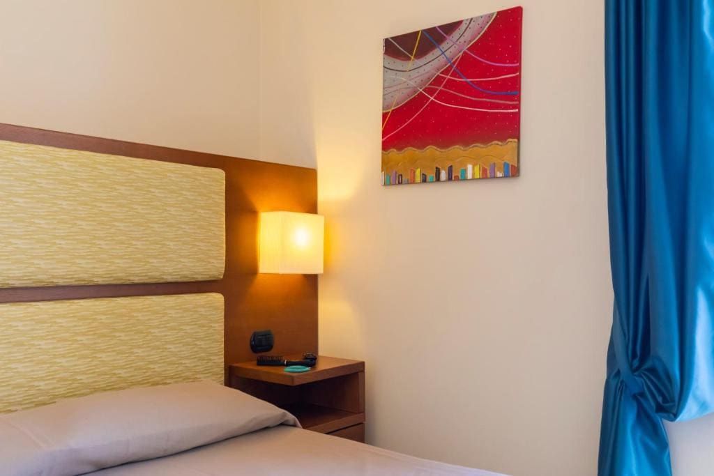 Standard Double or Twin Room room - Image 1