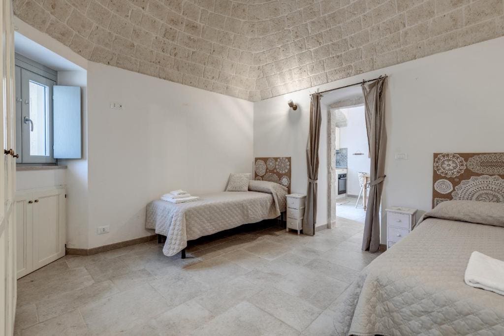 Apartment room - Image 3